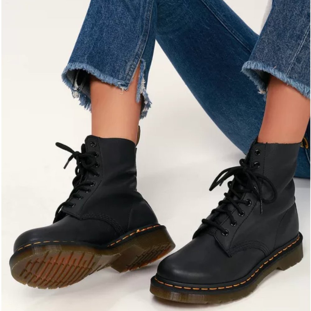 Dr. Martens 1460 Pascal Black Virginia Leather